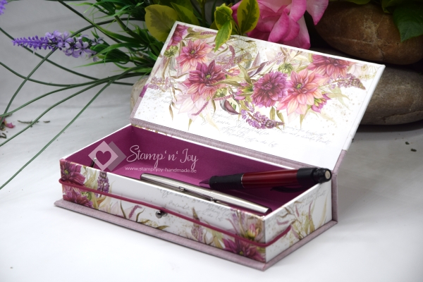Stifte-Schachtel mit Klappdeckel ca. 21x10x4cm | Blumenkranz floral | brombeere | Art. Nr. 97040310